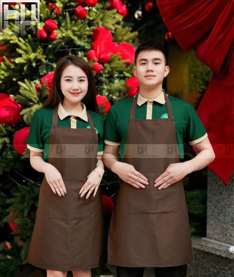 Áo Polo Phối Với Tạp Dề