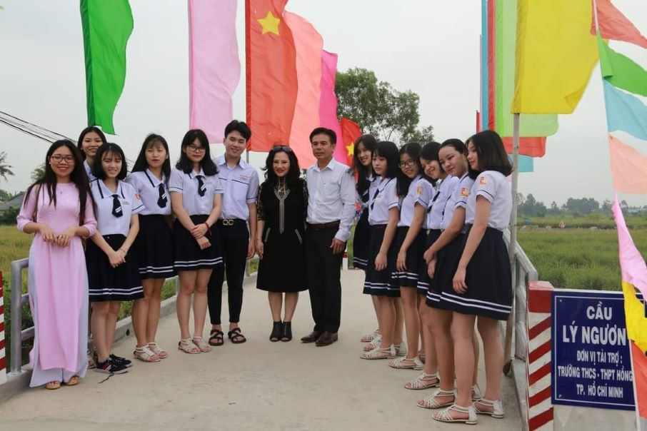 Bộ đồng phục áo sơ mi/chân váy cho học sinh nữ 