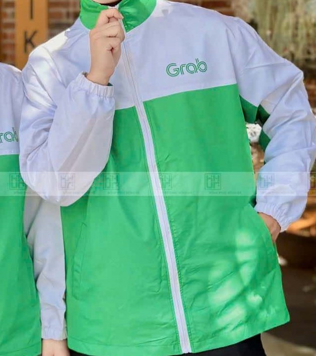 Logo Grab in trên áo khoác đồng phục