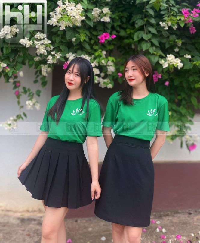 Áo thun đồng phục xanh lá in logo trước ngực
