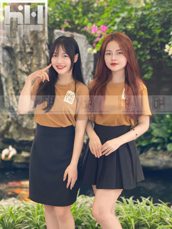 Đồng phục áo thun công ty nữ phong cách hiện đại, form đẹp, dễ phối chân váy công sở