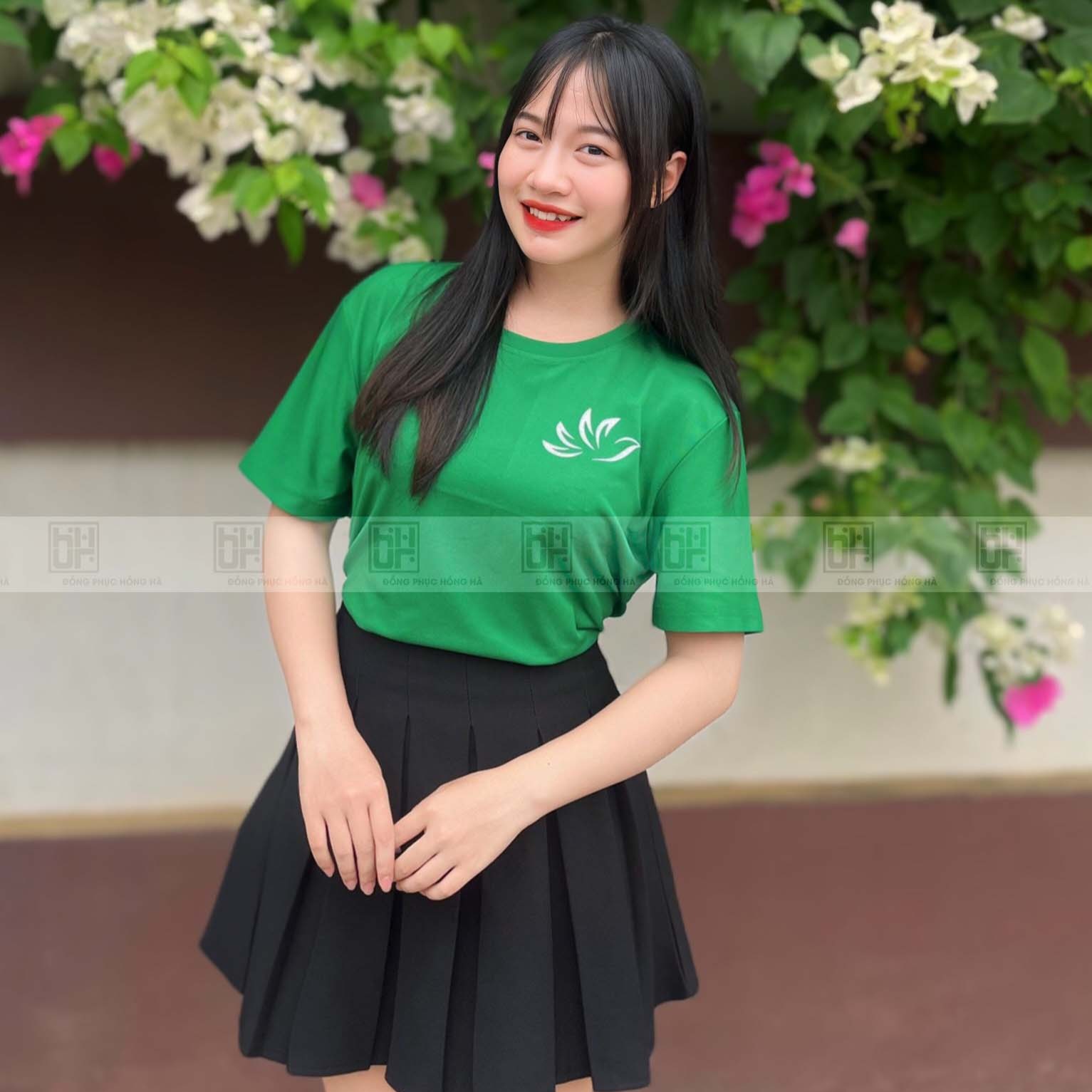 Đồng phục áo thun màu xanh lá thiết kế trẻ trung