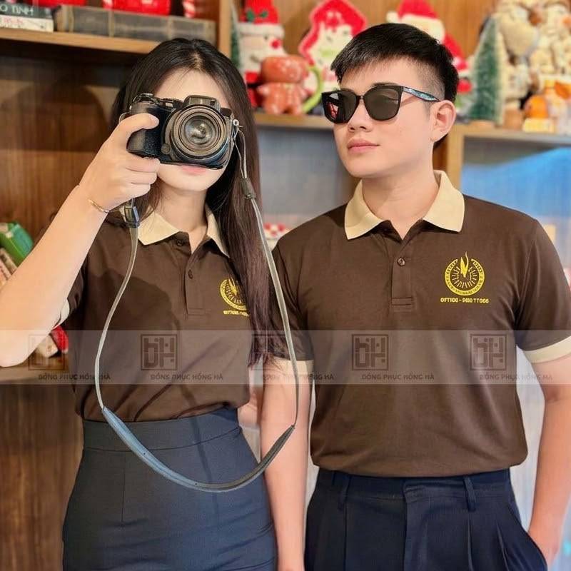 Mẫu áo polo màu nâu phối kem hot năm 2026