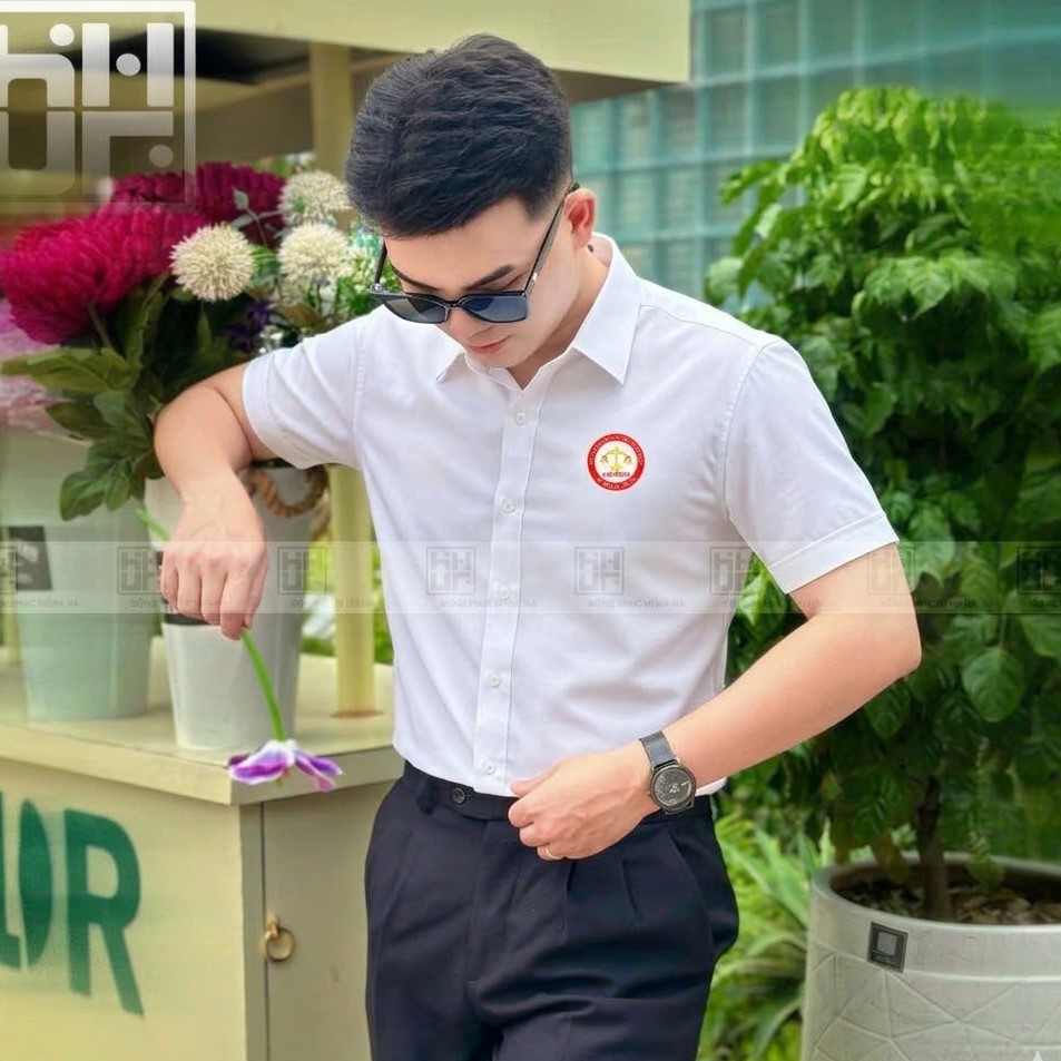 Mẫu áo sơ mi đồng phục màu trắng