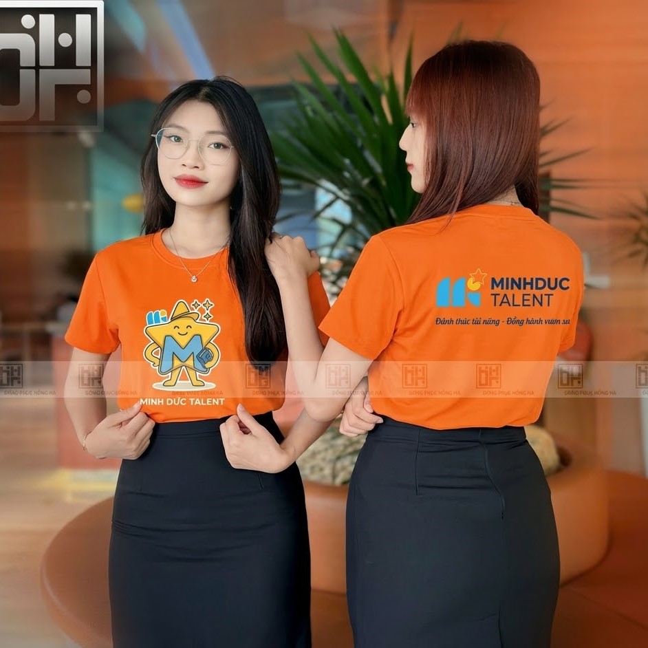  Mặt trước và sau của mẫu áo thun đồng phục