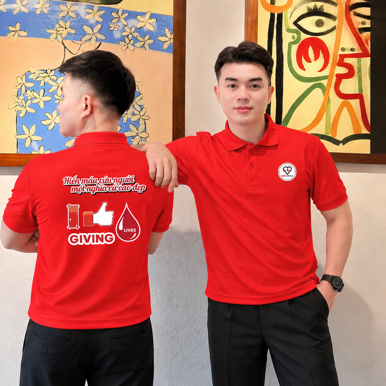 Mặt trước và sau của mẫu áo polo hiện đại 