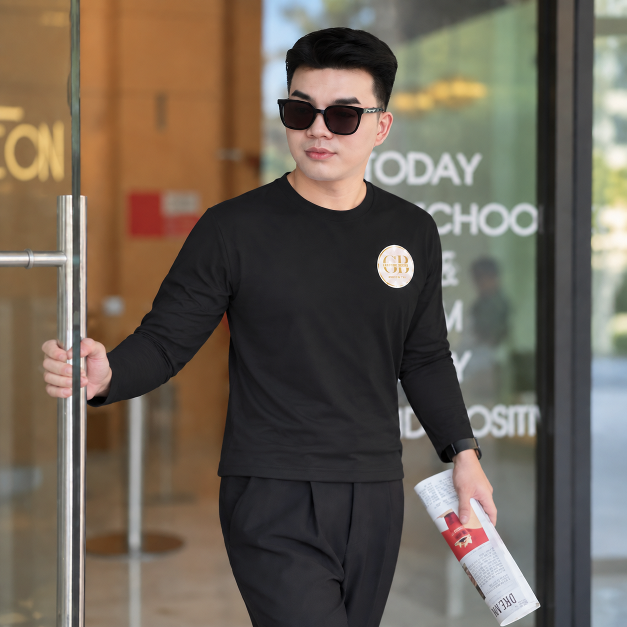 Dáng áo thoải mái, màu sắc basic