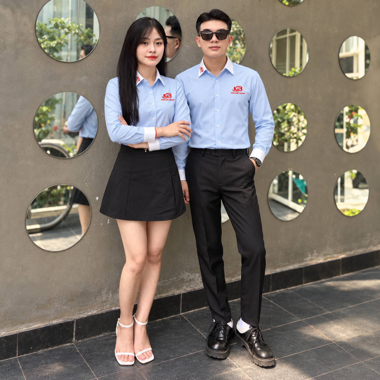 Mẫu áo sơ mi công sở phối cùng quần âu và chân váy đen đẹp